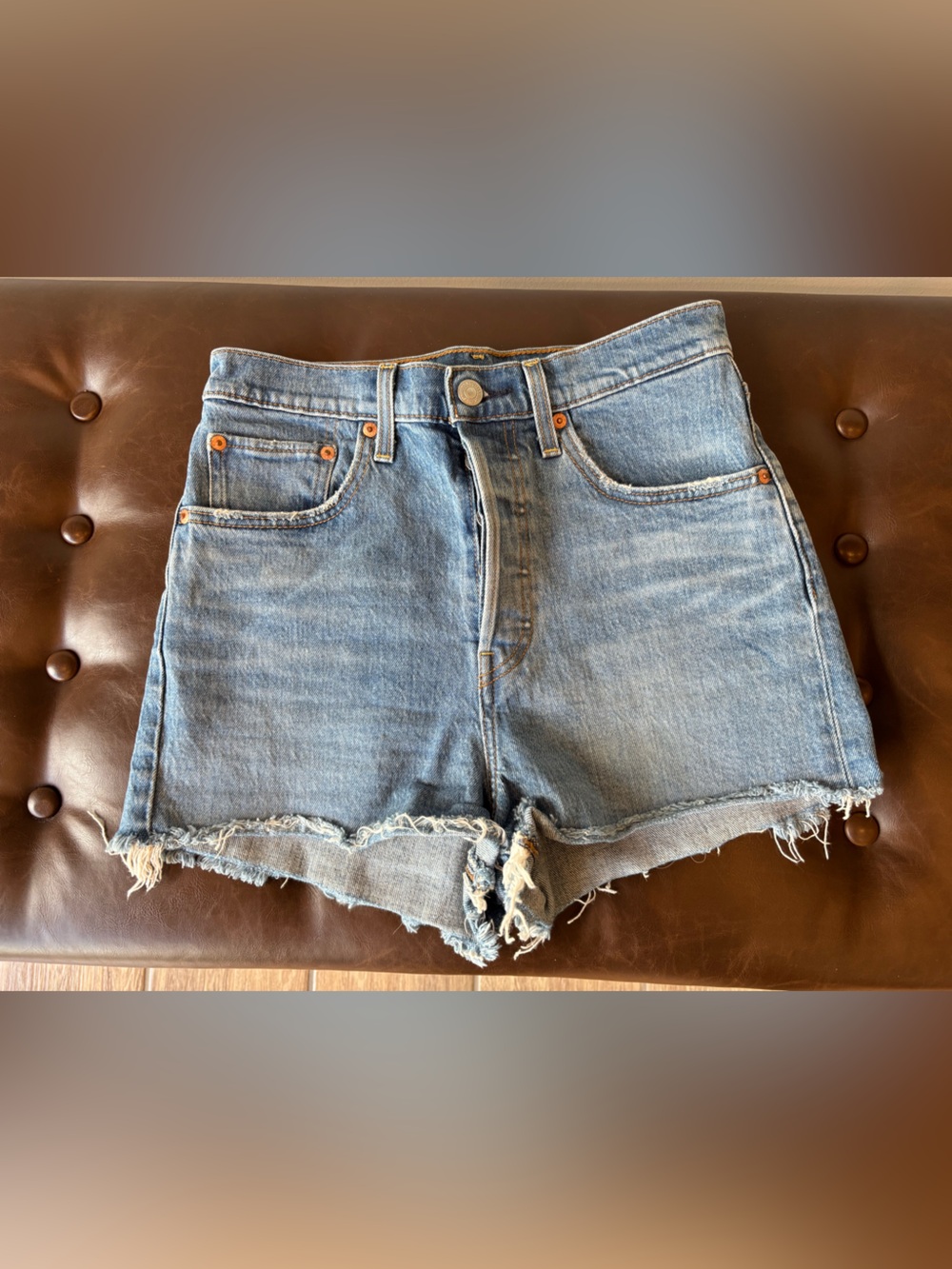 Levi’s Ribcage Shorts